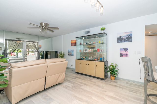 2600 NE 1st Lane 104, Boynton Beach, FL 33435