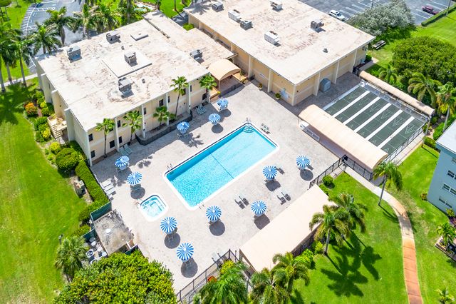 2600 NE 1st Lane 104, Boynton Beach, FL 33435