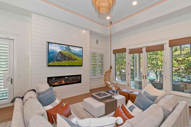 27567 W Shore Road, Lake Arrowhead, CA 92352