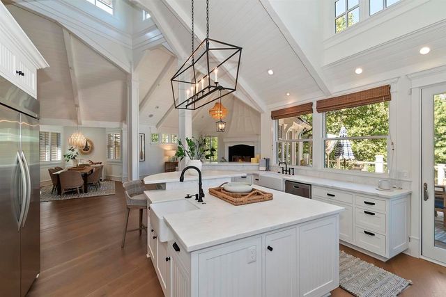 27567 W Shore Road, Lake Arrowhead, CA 92352