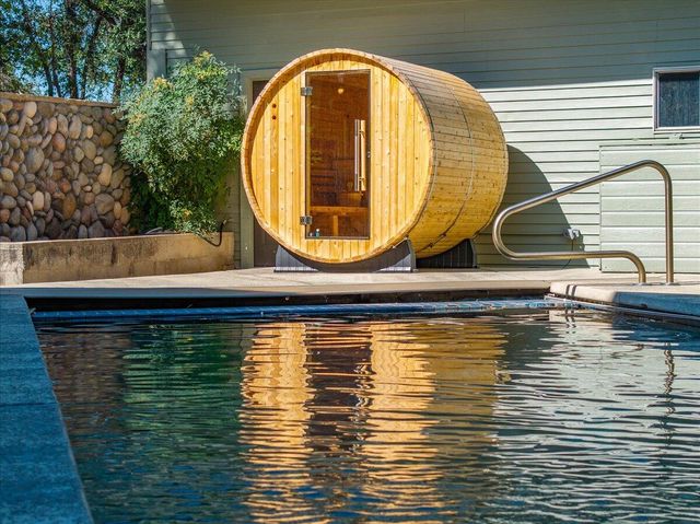 15745 Montgomery Ranch Road, Redding, CA 96001