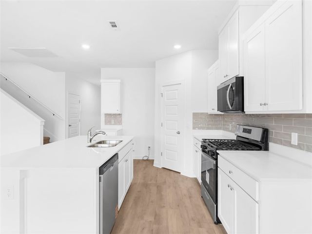 435 S Neon Avenue, Fayetteville, AR 72704