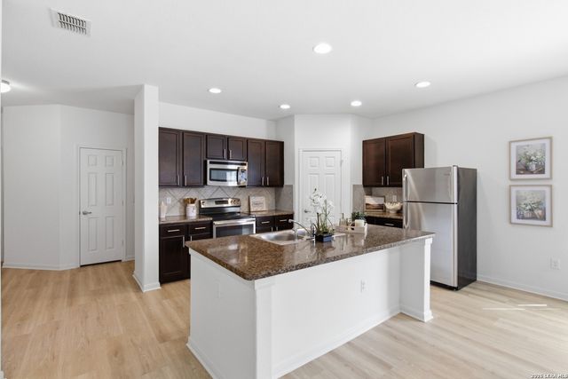 5902 CIELO RNCH, San Antonio, TX 78218
