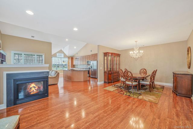 11 Ovation Place, Eastport, NY 11941