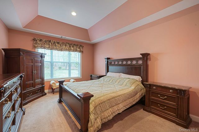 11 Ovation Place, Eastport, NY 11941