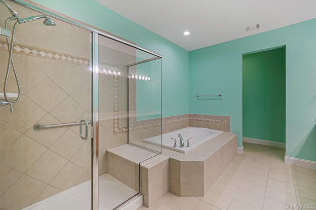 11 Ovation Place, Eastport, NY 11941