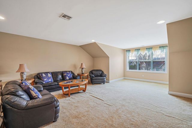 11 Ovation Place, Eastport, NY 11941