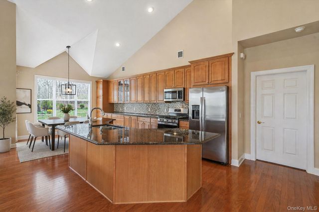 11 Ovation Place, Eastport, NY 11941