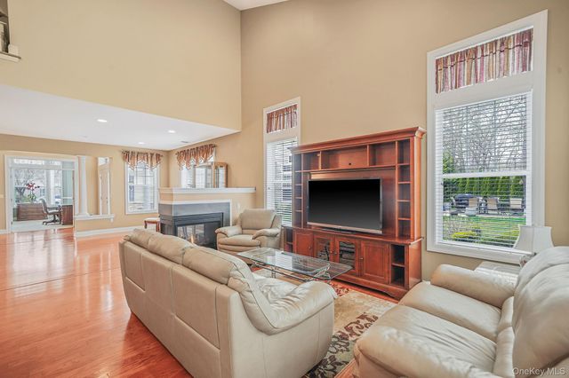 11 Ovation Place, Eastport, NY 11941