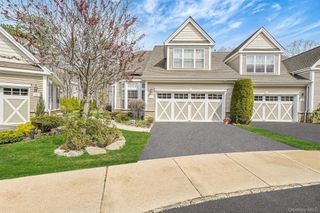 11 Ovation Place, Eastport, NY 11941