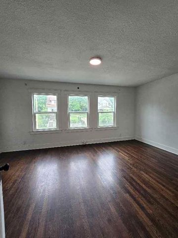 4314 Wayne Avenue, Kansas City, MO 64110