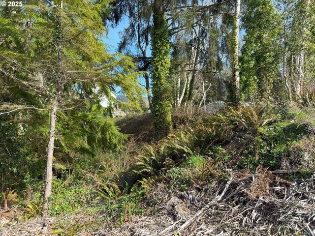 Spruce Dr, Seaside, OR 97138