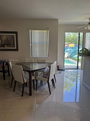 15400 SW 176th Ln, Miami, FL 33187