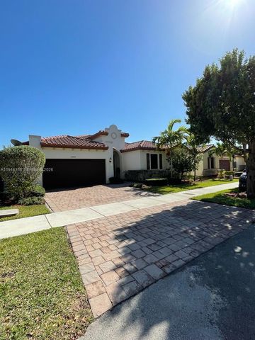 15400 SW 176th Ln, Miami, FL 33187