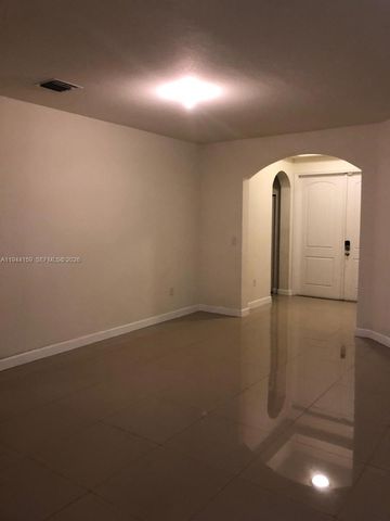 15400 SW 176th Ln, Miami, FL 33187