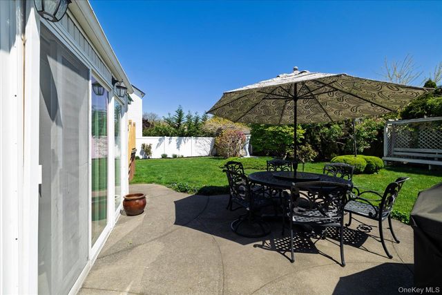 21 Soloff Boulevard, Inwood, NY 11096