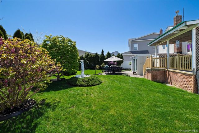 21 Soloff Boulevard, Inwood, NY 11096
