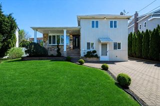 21 Soloff Boulevard, Inwood, NY 11096