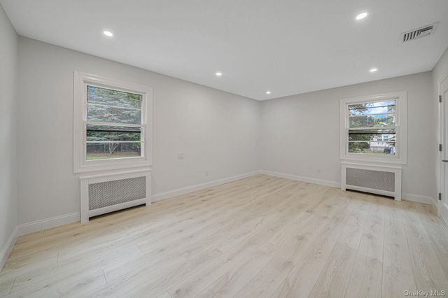 827 Aberdeen Road, Bay Shore, NY 11706