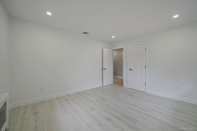 827 Aberdeen Road, Bay Shore, NY 11706