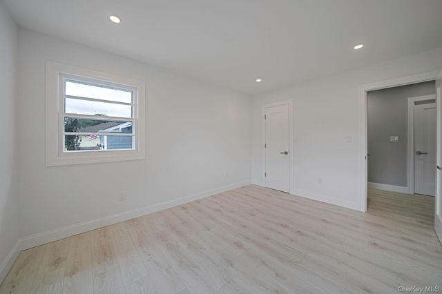 827 Aberdeen Road, Bay Shore, NY 11706