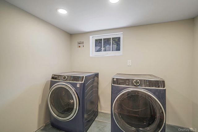 827 Aberdeen Road, Bay Shore, NY 11706