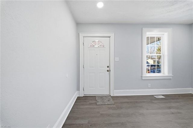 2300 Courtney AVE, Norfolk, VA 23504