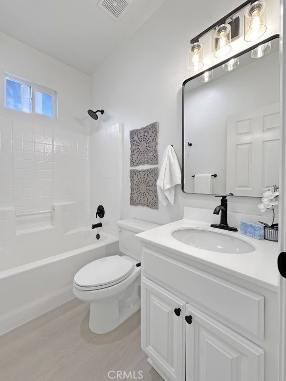 Image 14 of property listing at 35610 Denver, Winchester, CA 92596