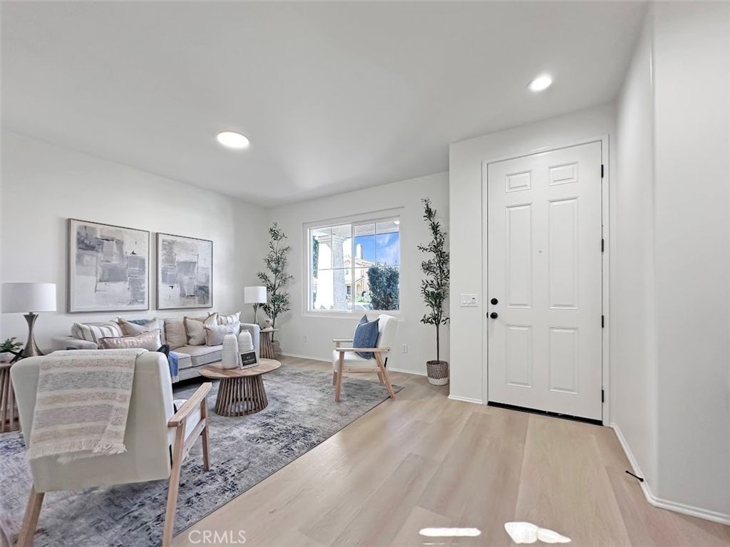 Image 3 of property listing at 35610 Denver, Winchester, CA 92596