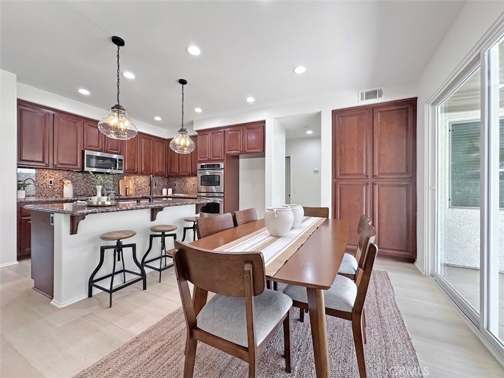 Image 7 of property listing at 35610 Denver, Winchester, CA 92596