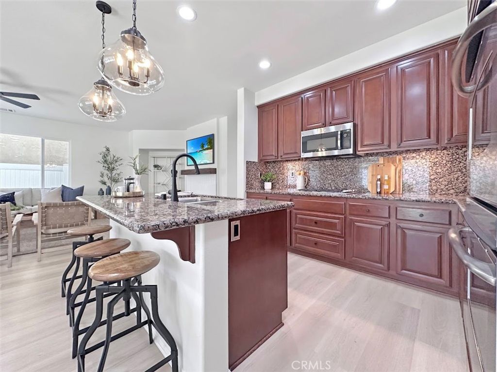 Image 8 of property listing at 35610 Denver, Winchester, CA 92596