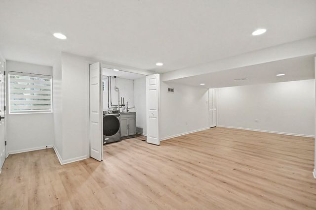 1120 Summit Hills Lane, Naperville, IL 60563