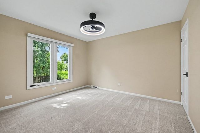 1120 Summit Hills Lane, Naperville, IL 60563