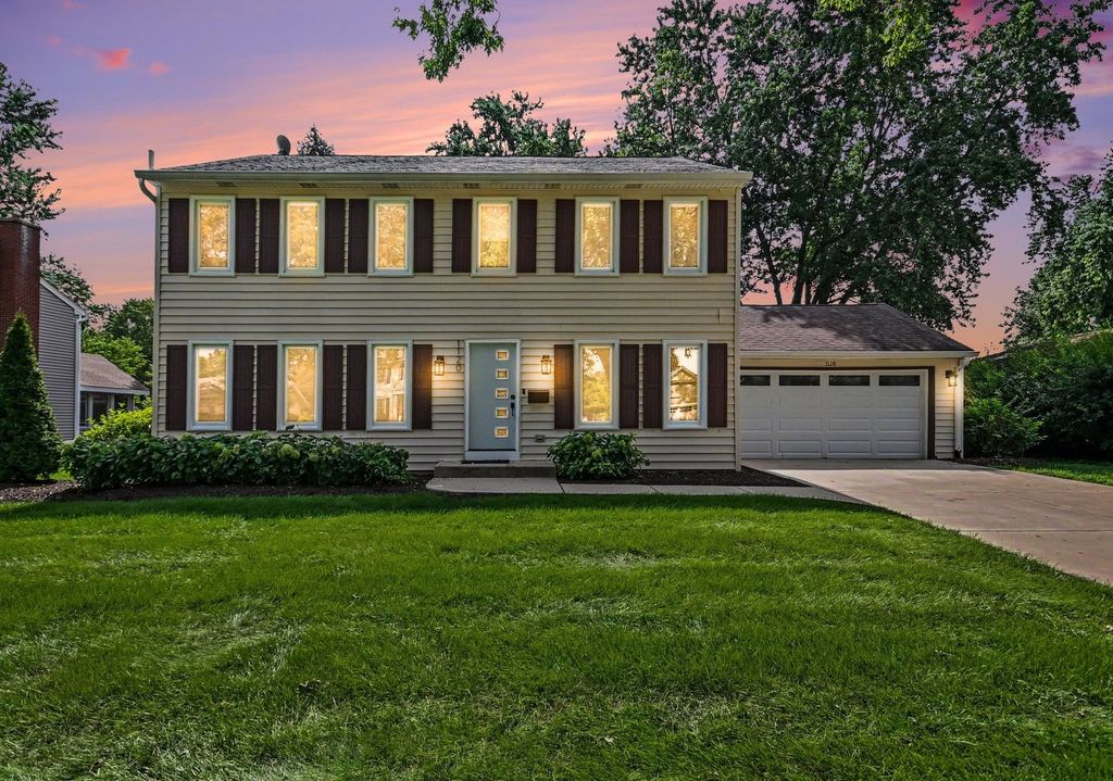 1120 Summit Hills Lane, Naperville, IL 60563