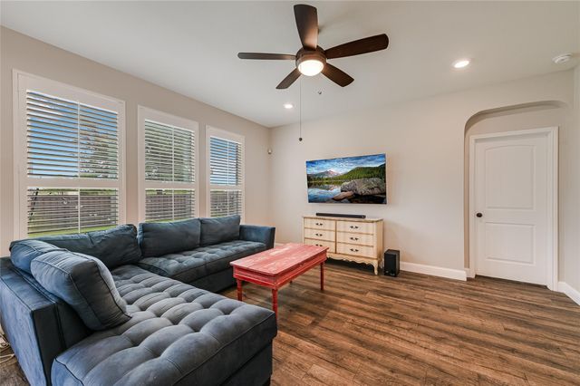 1008 Estes PARK, Taylor, TX 76574