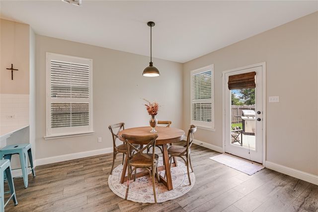 1008 Estes PARK, Taylor, TX 76574