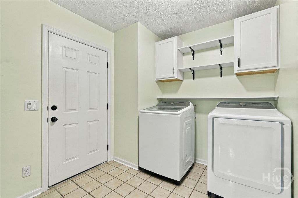Image 15 of property listing at 228 Davis Road, Richmond Hill, GA 31324