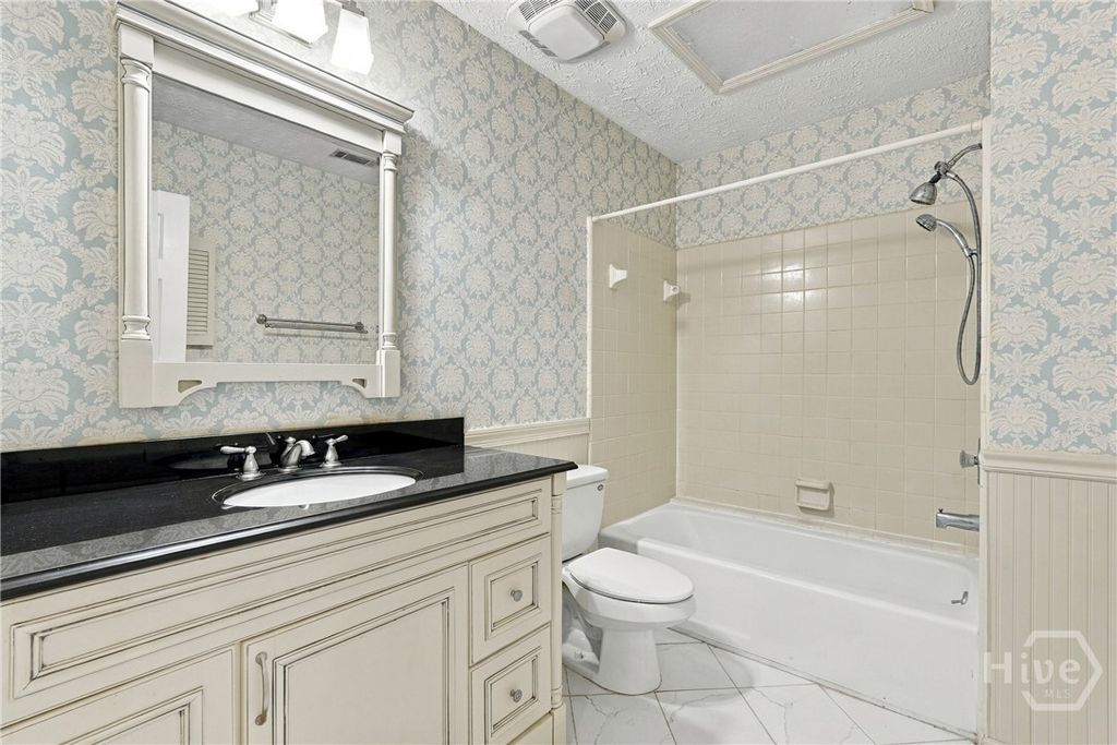 Image 31 of property listing at 228 Davis Road, Richmond Hill, GA 31324