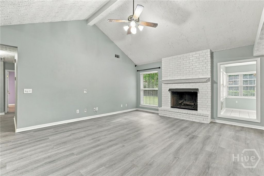 Image 8 of property listing at 228 Davis Road, Richmond Hill, GA 31324