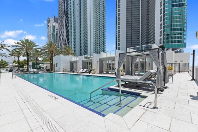 851 NE 1st Avenue 306, Miami, FL 33132