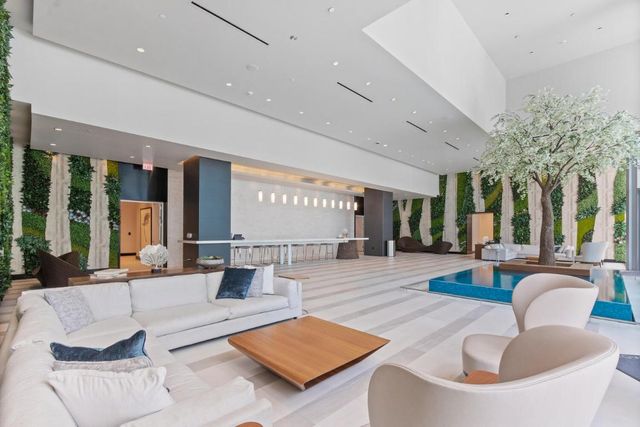 851 NE 1st Avenue 306, Miami, FL 33132