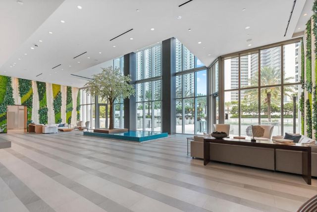 851 NE 1st Avenue 306, Miami, FL 33132