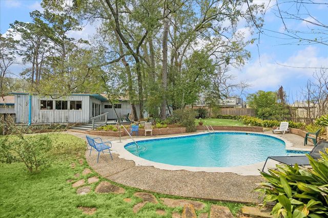 202 Pine Hollow Lane, Houston, TX 77056