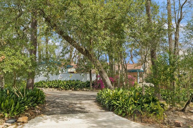 202 Pine Hollow Lane, Houston, TX 77056