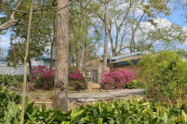 202 Pine Hollow Lane, Houston, TX 77056