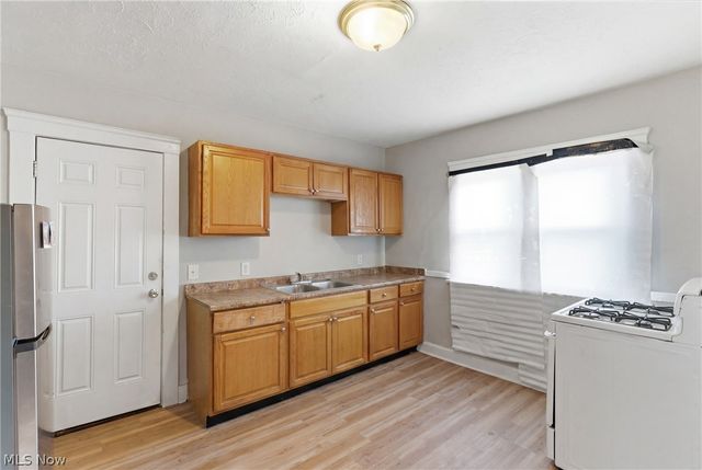 4025 E 144th Street, Cleveland, OH 44128