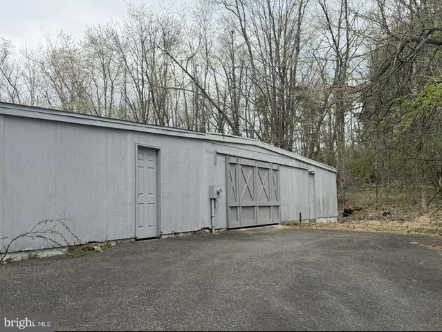 42 WELISEWITZ RD, Ringoes, NJ 08551