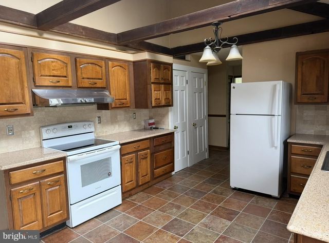 42 WELISEWITZ RD, Ringoes, NJ 08551
