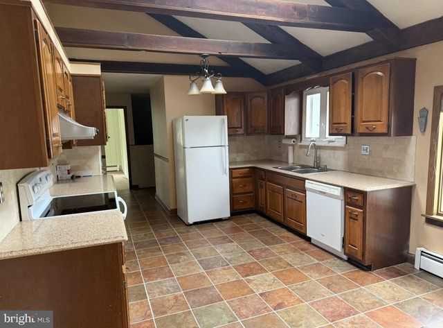 42 WELISEWITZ RD, Ringoes, NJ 08551