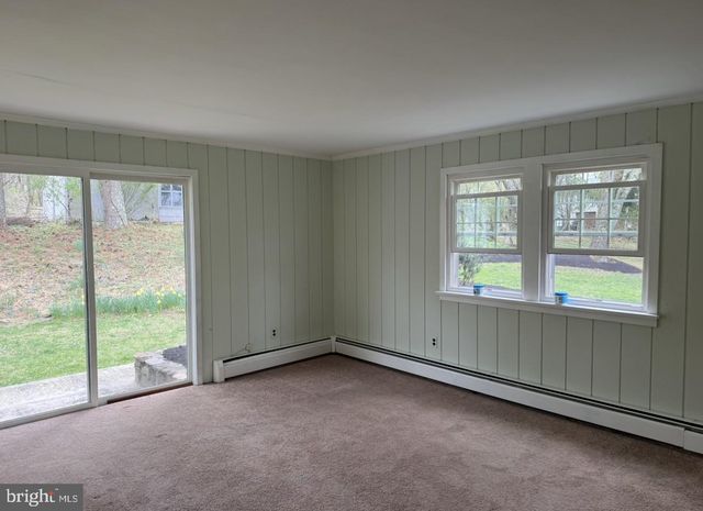 42 WELISEWITZ RD, Ringoes, NJ 08551